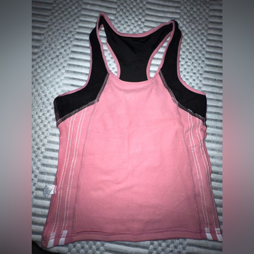 Workout top - Picture 3 of 5